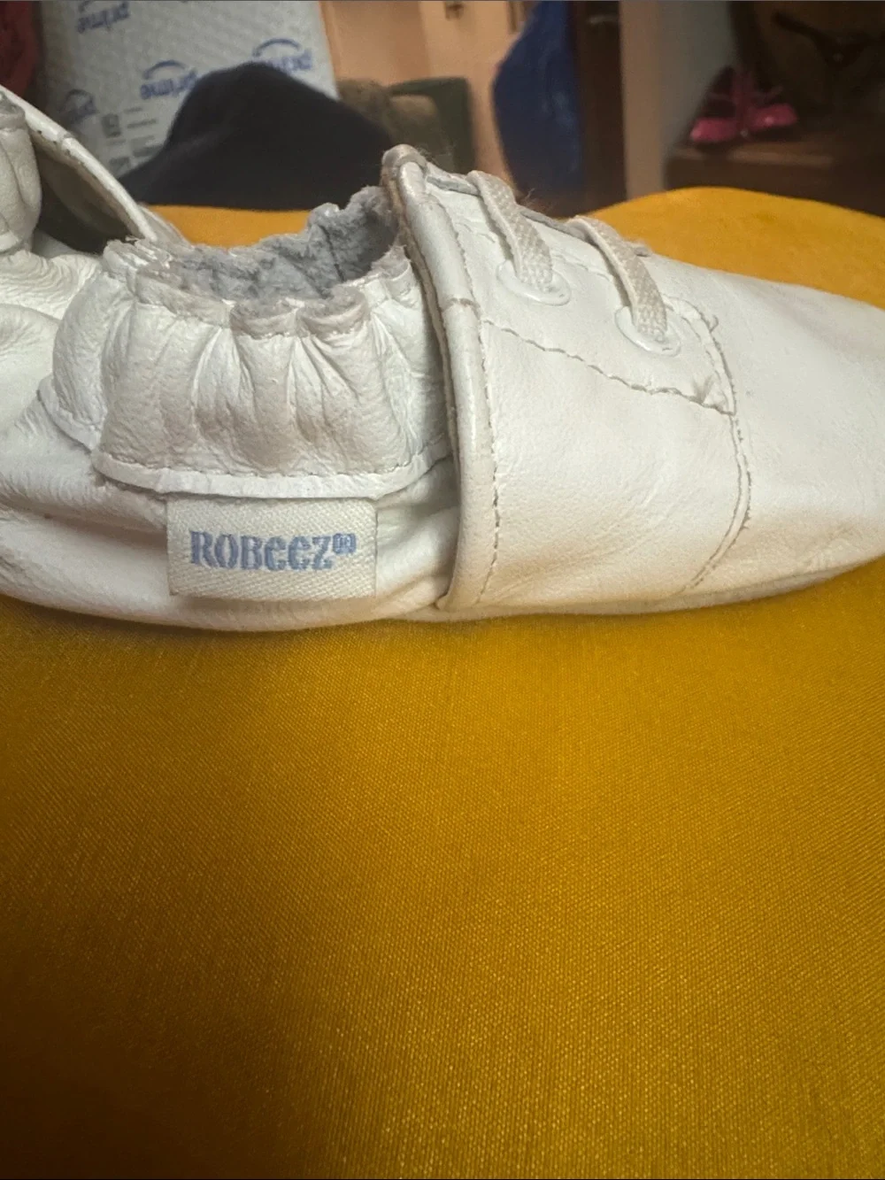 Robeez White Leather Baby Moccasins with Elastic Ankle